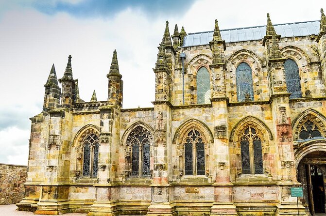 Rosslyn Chapel, Dunfermline Abbey and Stirling Castle Day Tour - Tour Overview
