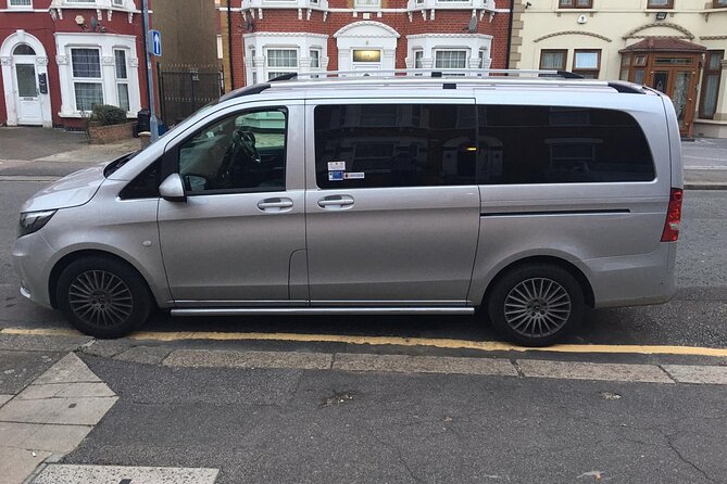 Round Trip Taxi Transfer - Gatwick Airport to & From London - Service Details