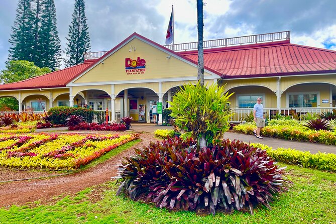 roundtrip-shuttle-from-waikiki-to-dole-plantation-haleiwa-town-overview-and-details