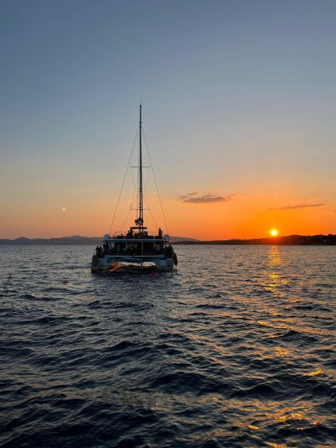 Saint Raphael: Sunset Cruise Cape Dramont & Golden Island