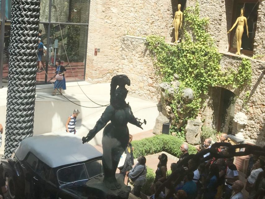 Salvador Dali Theatre-Museum in Figueres Private Tour