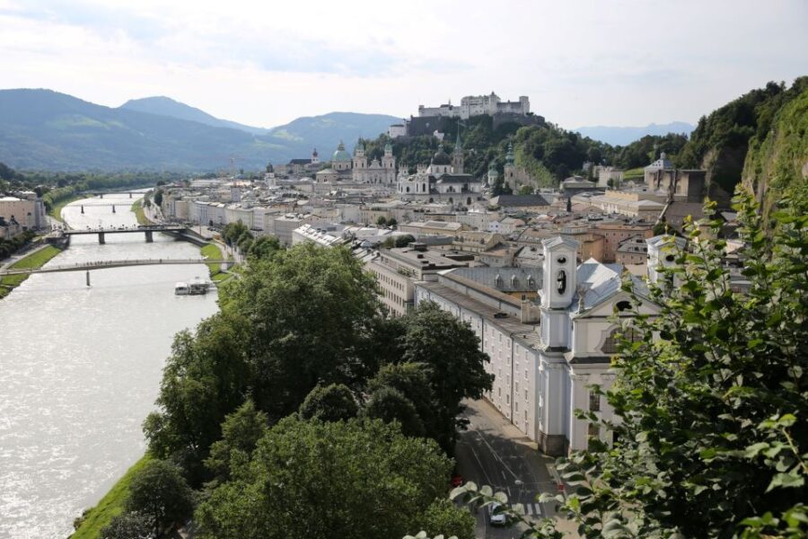 Salzburg: 1 Hour Highlights Tour at Its Best - Exploring Baroque Architectural Gems