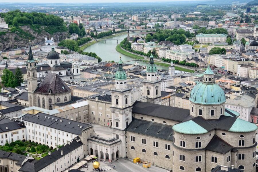 Salzburg: Self-Guided Highlights Scavenger Hunt & Tour - Tour Overview