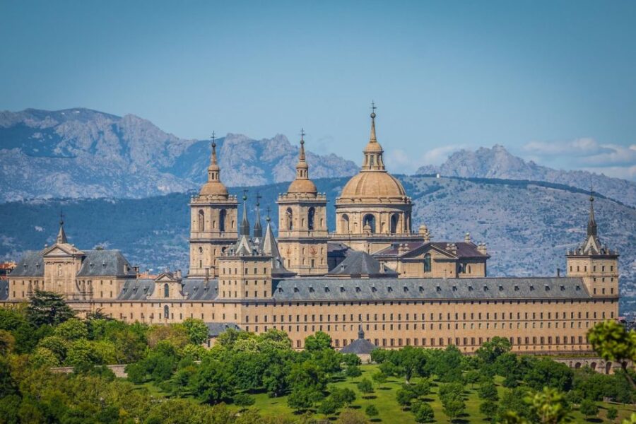 San Lorenzo De El Escorial Monastery: Private Tour - Exploring the UNESCO World Heritage Site