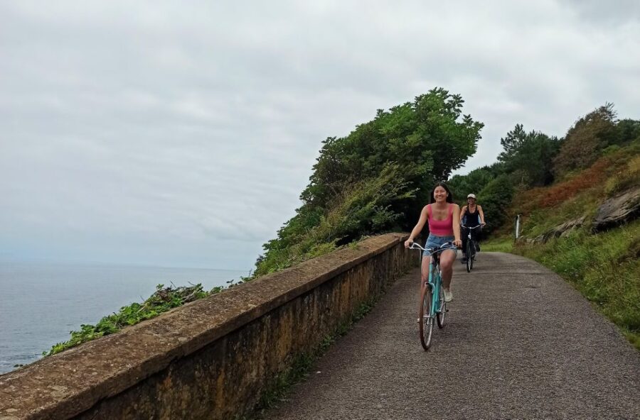 San Sebastian: Discover San Sebastian on a Bike - Overview of the Tour
