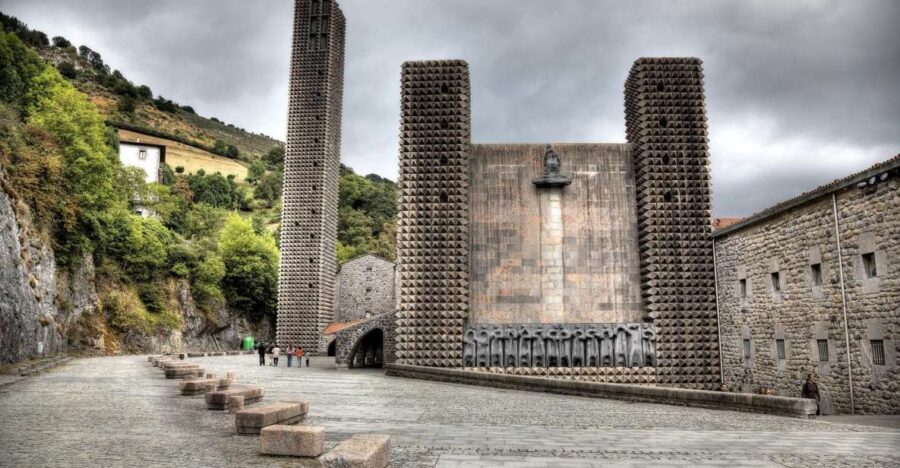 San Sebastian: Hike the Heart of the Basque Country - Scenic Drive to Hiking Starting Point