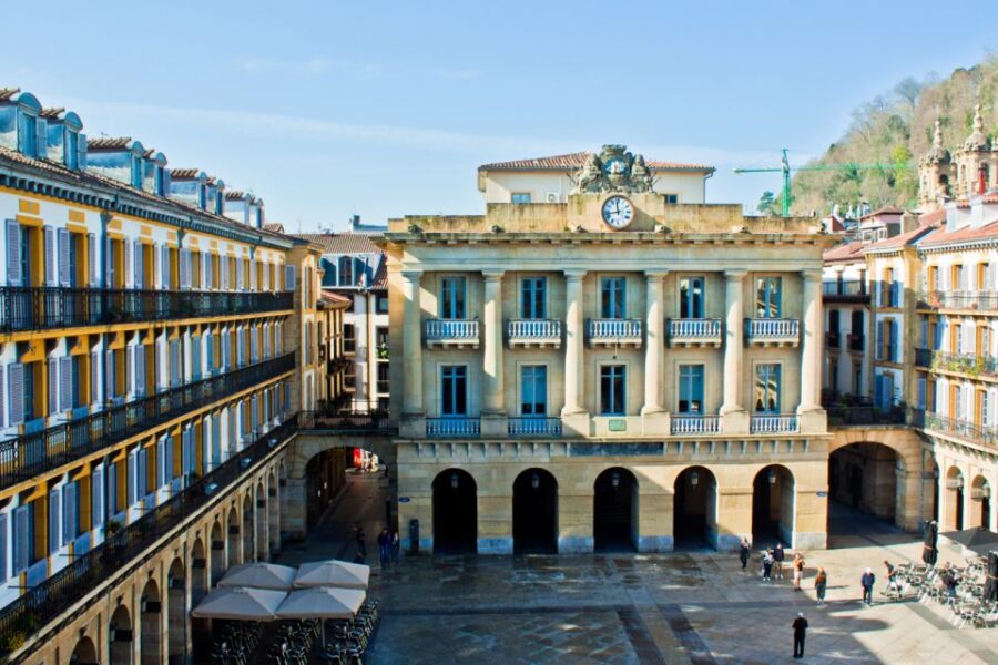 san-sebastian-pintxos-tapas-tour-open-groups-start-at-a-charming-tavern