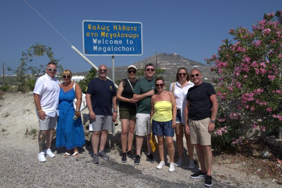 Santorini: 1h Personalized Photoshoot