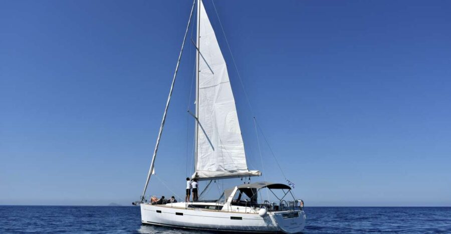 santorini-3-day-oceanis-45-yacht-charter-with-crew-overview-of-the-yacht-charter