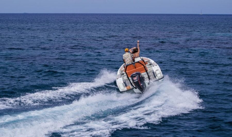 Santorini: Luxury Boat Rental With License