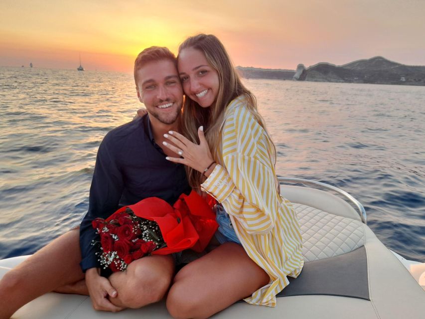 Santorini: Luxury Private Boat With Food and Drinks