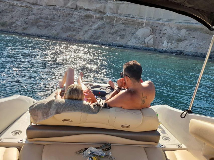 santorini-luxury-private-speedboat-with-food-and-drinks-departure-and-pickup