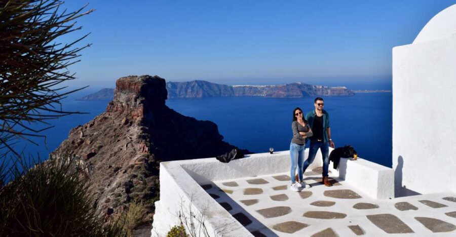 santorini-on-a-private-tour-with-the-experts-explore-oias-iconic-scenery