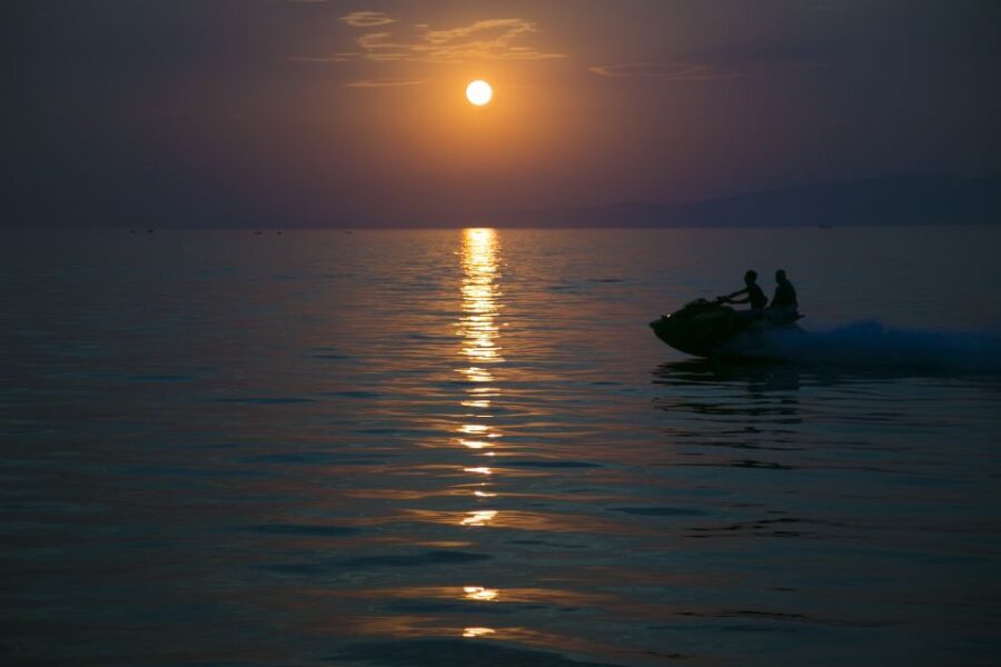 Santorini: Perivolos Beach Jet Ski Rental - Overview of Jet Ski Rental