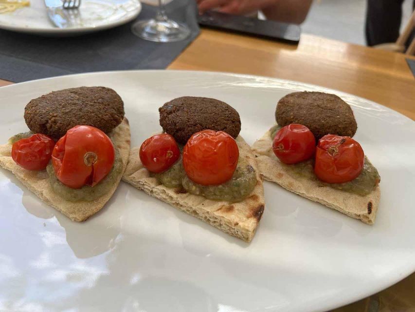 Santorini: Private Cooking Class and Wine Tasting Tour