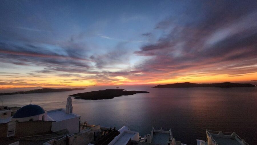 Santorini: Private Tour by Local Guide - Exploring Oias Cobbled Streets