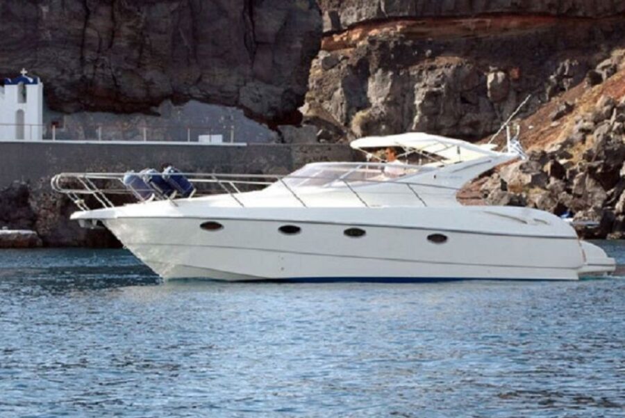 Santorini: Private Yacht Cruise With Open Bar and Meal