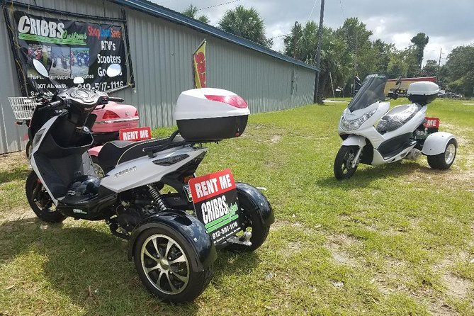 savannah-scooter-and-trike-rental-with-helmet-overview-of-savannah-scooter-and-trike-rental
