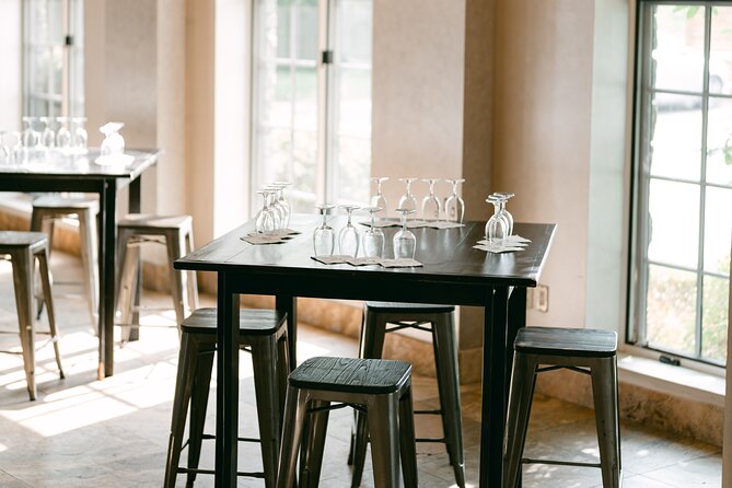 Seated Tasting Experience at Konzelmann Winery