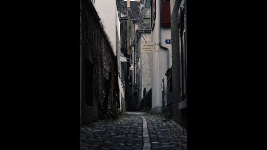 secret-doors-of-zurich-discovery-walk-tour-details