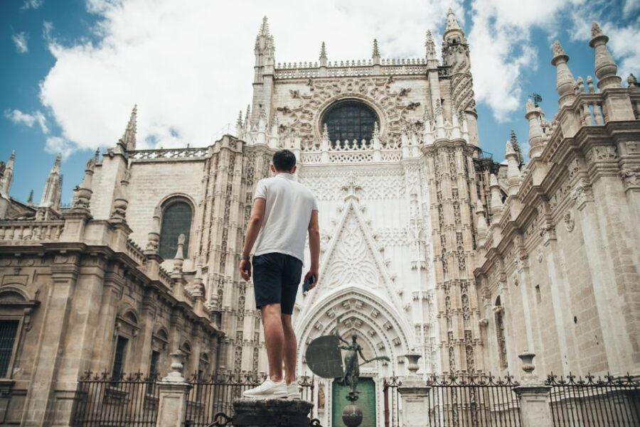 Seville: Professional Photoshoot Outside Cathedral & Giralda - Memorable Photographic Experience