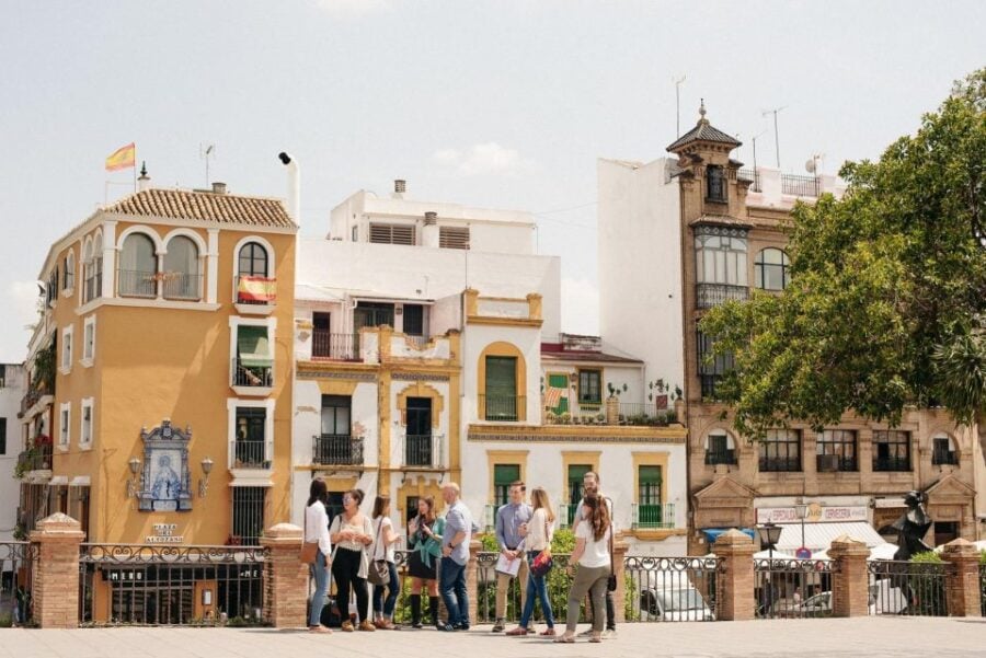 Seville: Triana Neighborhood Evening Tapas Tour - Tour Overview
