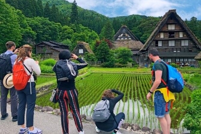 shirakawago-and-takayama-licensed-guide-and-vehicle-from-kanazawa-overview