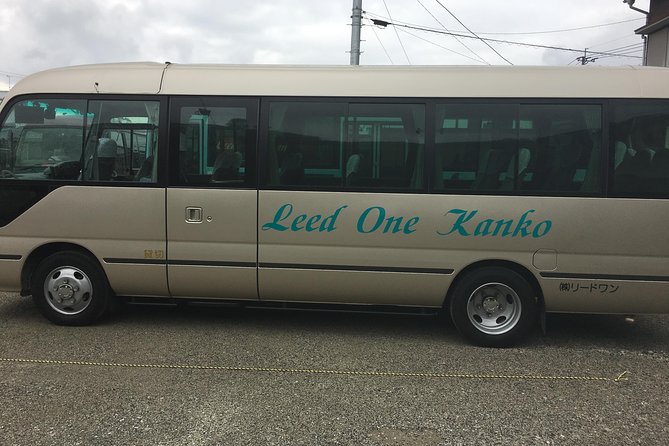 short-day-trip-chater-bus-to-strawberry-picking-shop-in-fukuoka-included-in-the-package