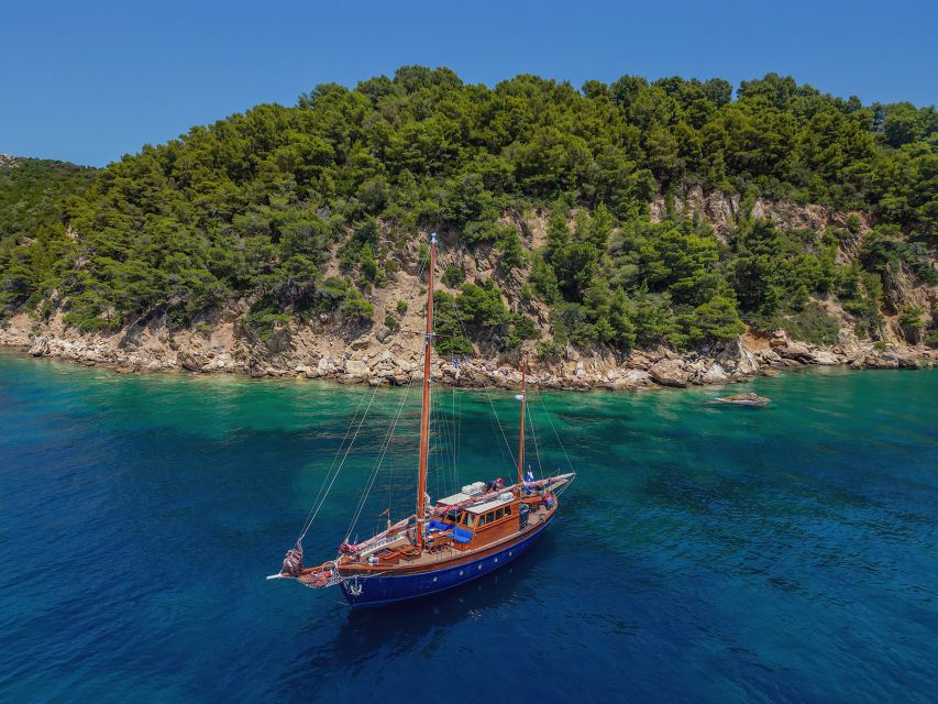 Skiathos: Wooden Sailboat Full- or Half-Day Trip With Meal