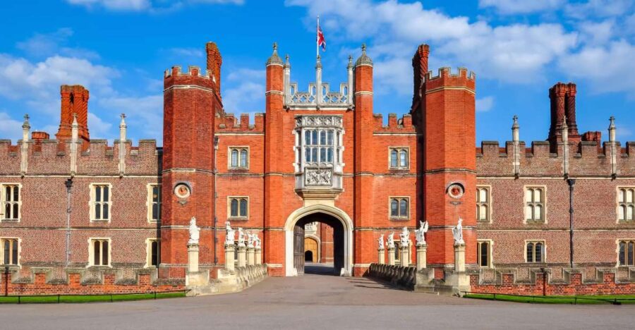 Skip-The-Line Hamptoncourtpalace Guided Day Trip From London - Duration and Price