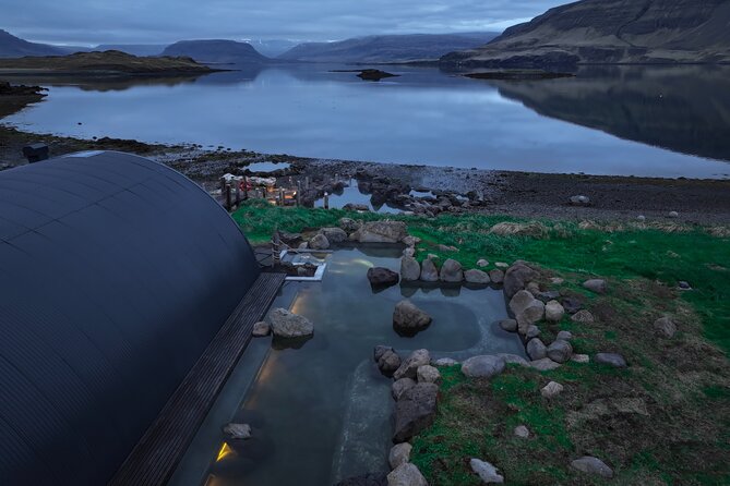 Small Group Golden Circle Tour: the # 1 - Lunch at Farm & Luxury Hot Sea Baths