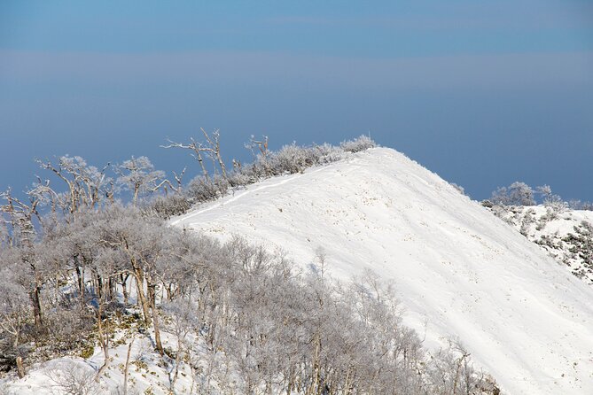snowshoeing-at-lake-mashu-outer-rim-of-the-caldera-location-and-meeting-options