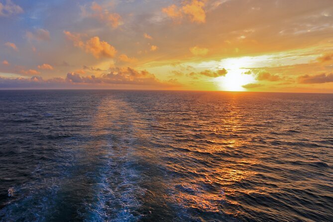 Spectacular Sunset Cruise - Amenities & Inclusions