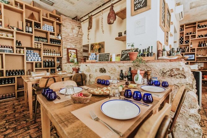 Split: Diocletians Palace Walking and Wine Tasting Tour