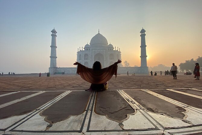 Taj Mahal Skip the Line Luxury Tour With Guide - Tour Overview