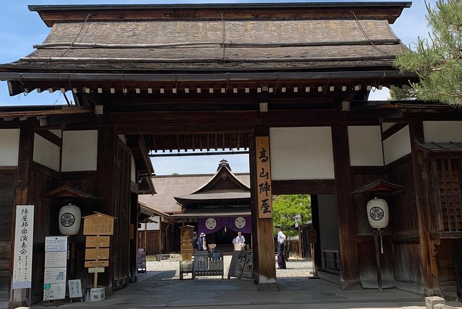 Takayama Old Town Walking Tour With Local Guide - Overview of the Walking Tour