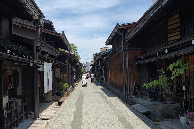Takayama Oldtownship Walking Tour With Local Guide. (About 70min) - Meeting Point and Pickup Details