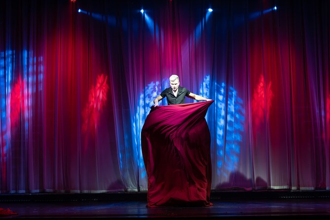 the-cabaret-garry-janine-magic-comedy-dinner-show-show-highlights