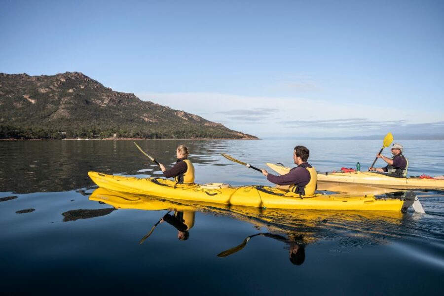 the-freycinet-paddle-kayak-tour-tour-overview-and-details
