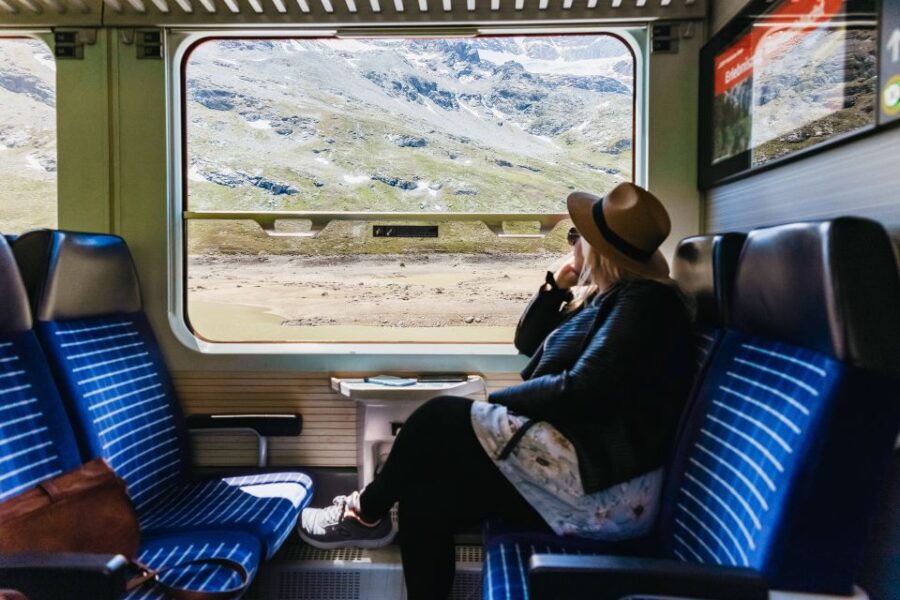tirano-to-st-moritz-bernina-red-train-return-day-ticket-overview-of-the-bernina-red-train