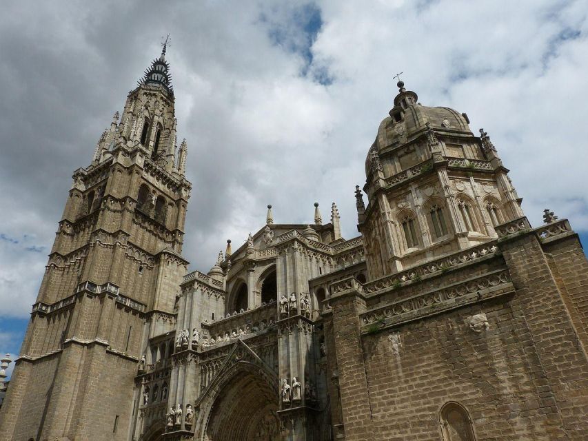 toledo-private-guided-walking-tour-iconic-church-of-san-juan-de-los-reyes