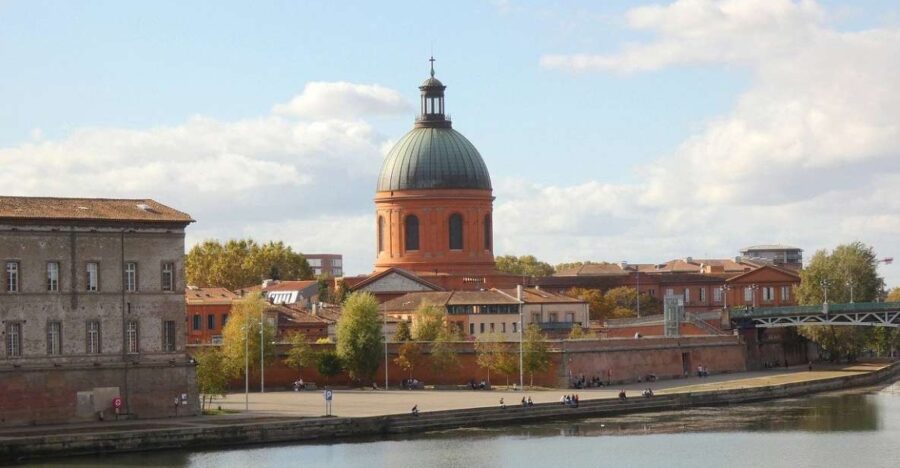Toulouse: Outdoor Escape Game Robbery in the City - Escape the City Through Adventure