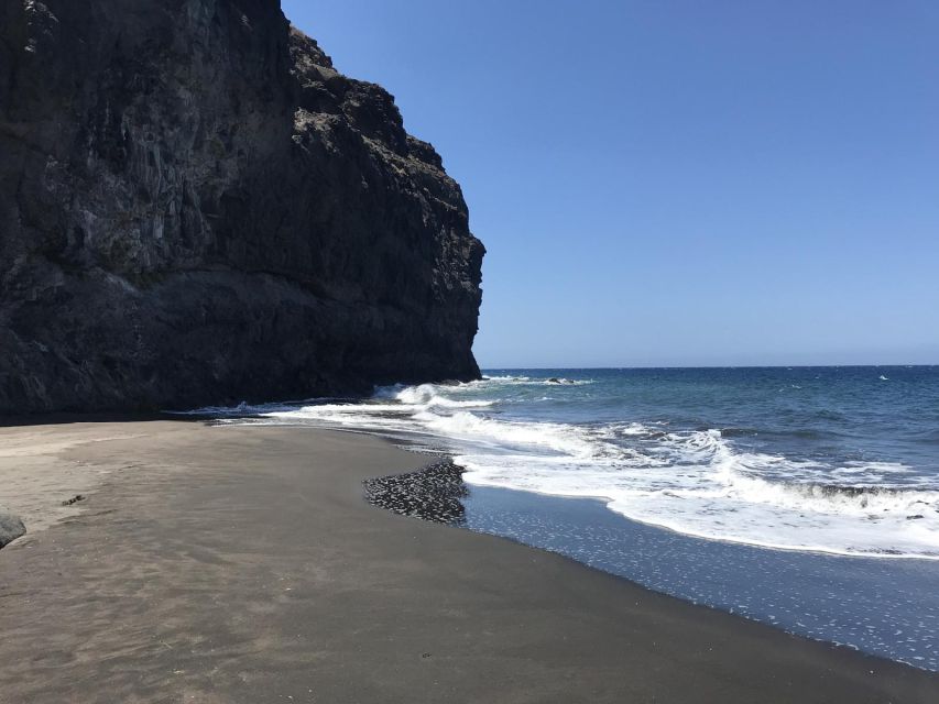 Tour Guguy or Guigui Beach