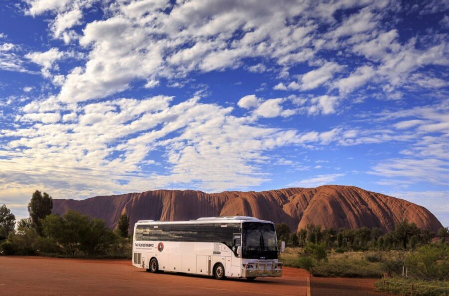 uluru-to-alice-springs-or-alice-to-uluru-1-way-luxe-transfer-comfortable-vehicle-features