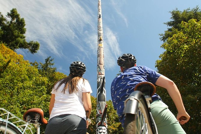 Victoria Pedal Bike Tour for Cruise Guests - Castle Hoods Legends
