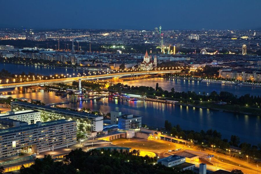 Vienna: Panoramic Night Tour by Bus - Panoramic City Tour at Night