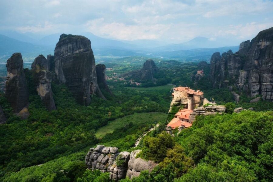 visit-meteora-monasteries-first-class-private-tour-tour-description