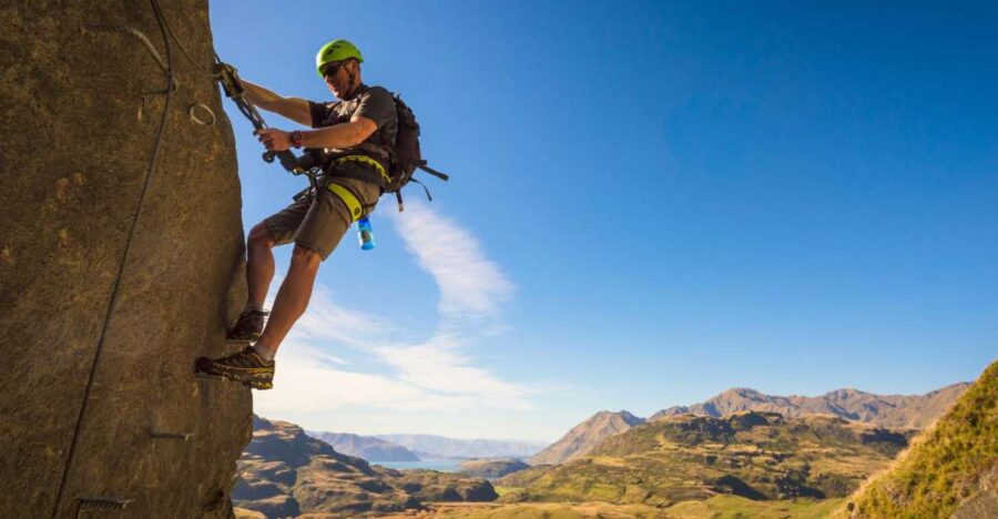 Wanaka: 4-Hour Intermediate Waterfall Cable Climb