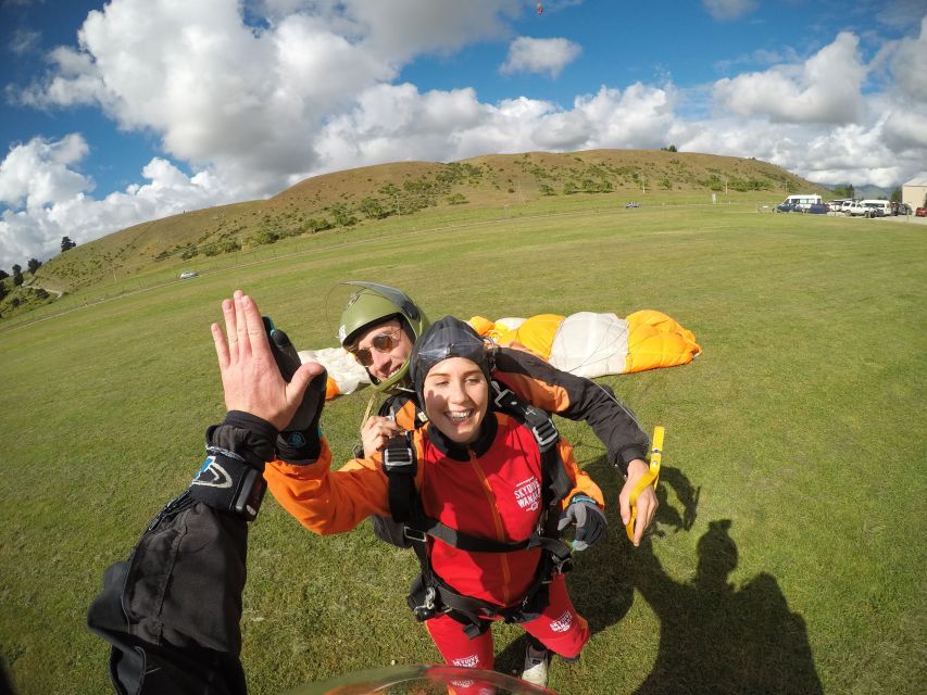 Wanaka: Tandem Skydive Experience 9,000, 12,000 or 15,000-ft