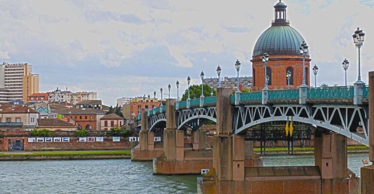 Welcome to Toulouse: Private Walking Tour With a Local